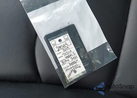 2019 Tesla Model 3 Long Range/Mid Range/Standard Range/Standard Range Plus z USA, uszkodzony, nr VIN 5YJ3E1EA6KF362425